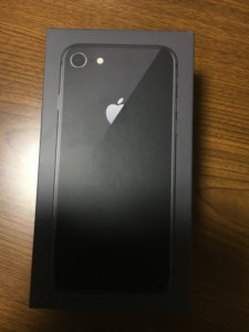 iPhone8のボックス外装